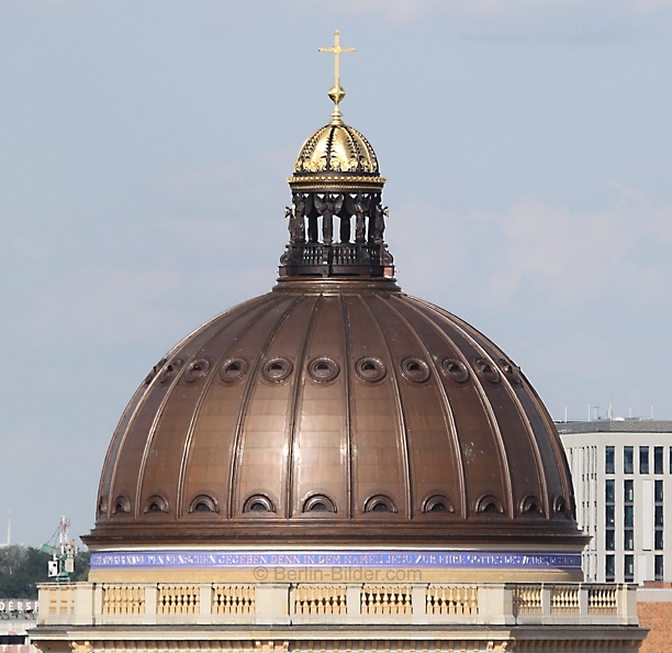 Schlosskuppel_Humboldt_Forum.jpg