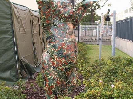 Bundeswehr Bär - neben dem Bendlerblock, Berlin