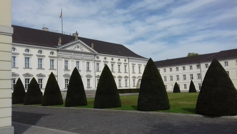 Schloß-Bellevue.jpg
