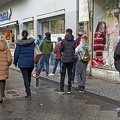 Willst'e shoppen gehen, musste erst mal nach 'nem Test anstehen