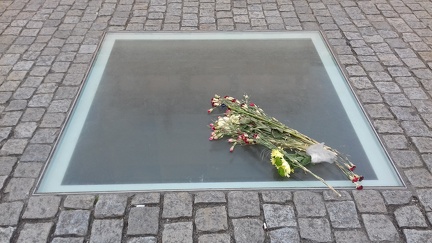Denkmal für die Bücherverbrennung, auf (unter) dem Berliner Bebelplatz
