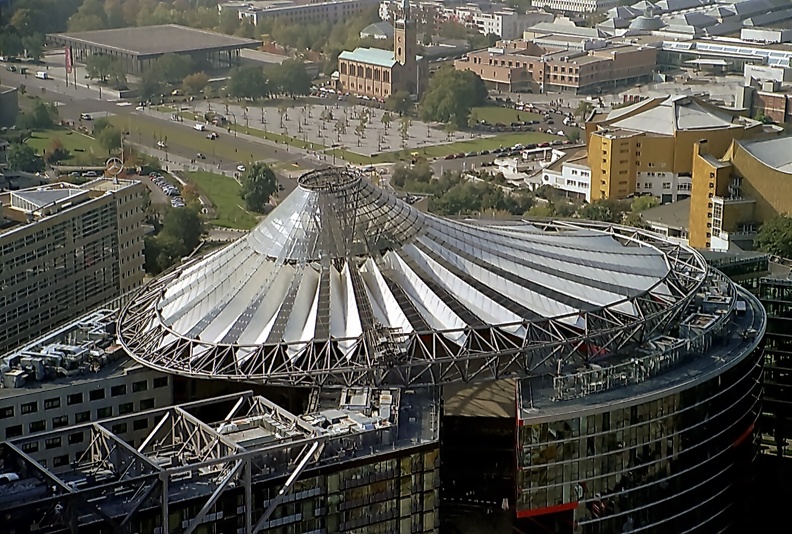 Sony-Center-Dach.JPG
